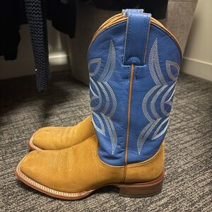 Justin women’s cowboy boots
